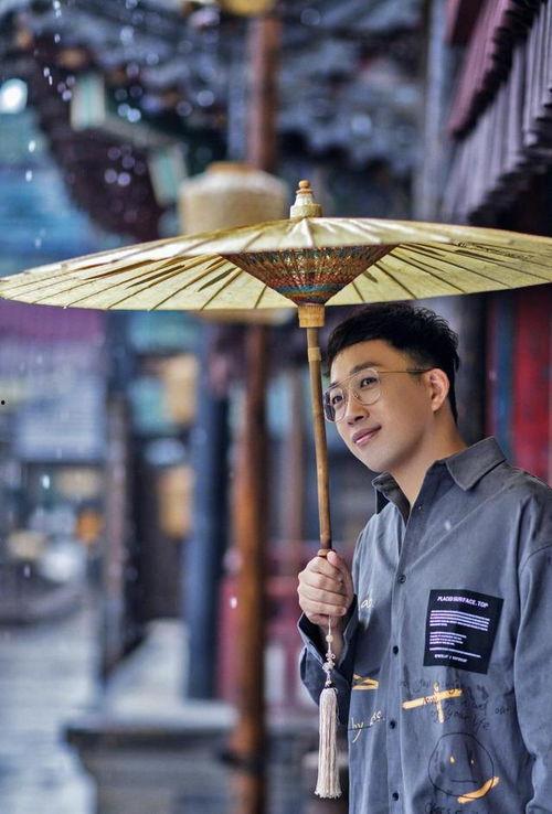 吃瓜小熊于正,揭秘于正的娱乐圈风云