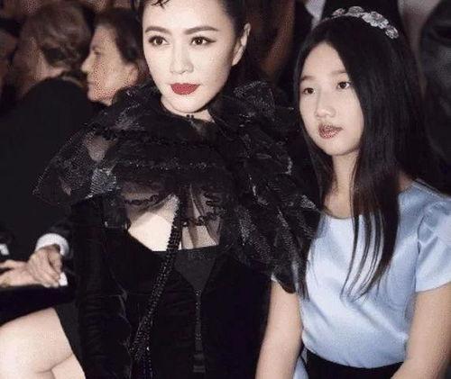 吃瓜12岁女孩,揭秘童言无忌下的社会百态